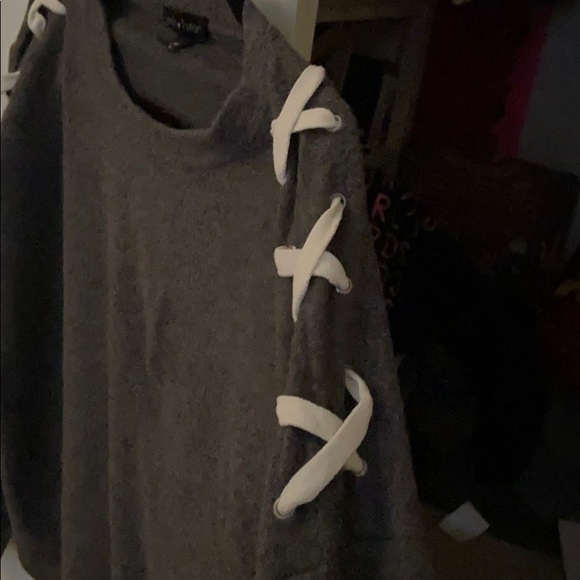 Long sleeve with cross cross - Picture 3 of 4